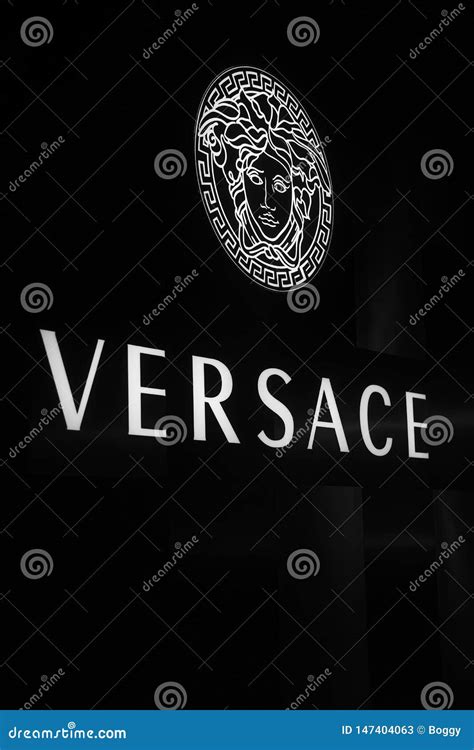 versace boutique doha